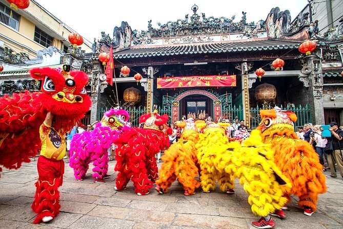 Ho Chi Minh City: Chinatown Hidden Treasures – Free Walking Tour - Meet at Saigon Skydeck and Get a Simple Game Plan