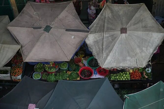 Ho Chi Minh City: Chinatown Hidden Treasures – Free Walking Tour - Stop 1: Hao Sy Phuong Alley and Everyday Saigon
