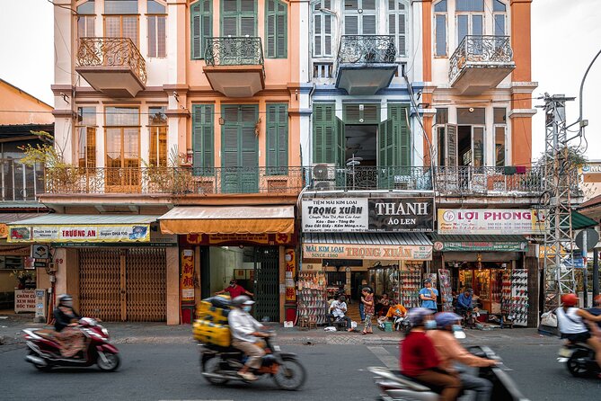 Ho Chi Minh City: Chinatown Hidden Treasures – Free Walking Tour - Stop 2: Hội Quán Nghĩa An and the Assembly Hall Mood