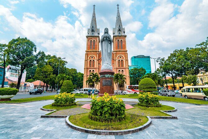 Ho Chi Minh City Highlights Private Tour - A morning circuit through Saigon’s past and present