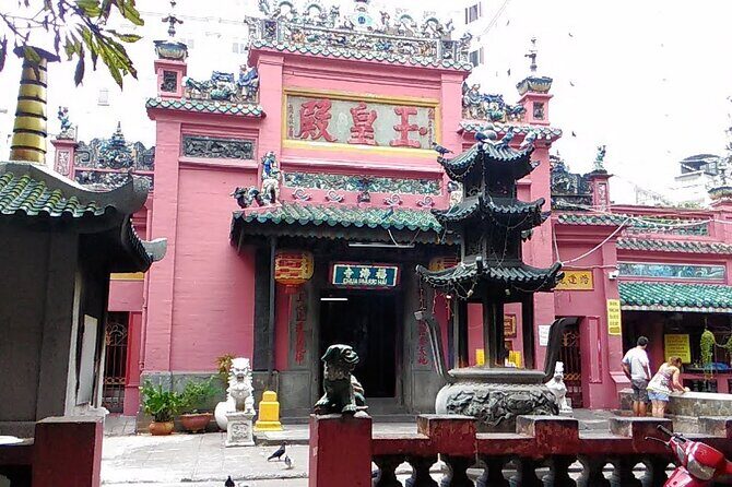 Ho Chi Minh City Highlights Tour - War Remnants Museum in 45 minutes: powerful, and time can feel tight