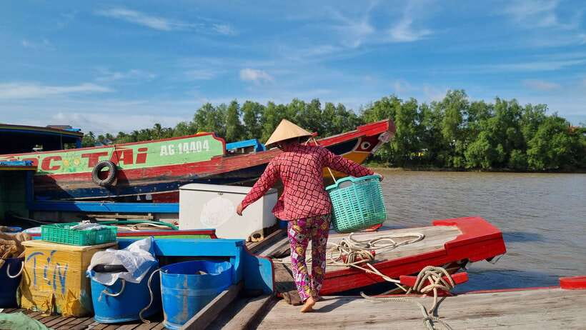 Ho Chi Minh City: Mekong Delta Day Trip with Lunch & Drinks - Tuk-tuk through Ben Tre markets and spontaneous street-food time
