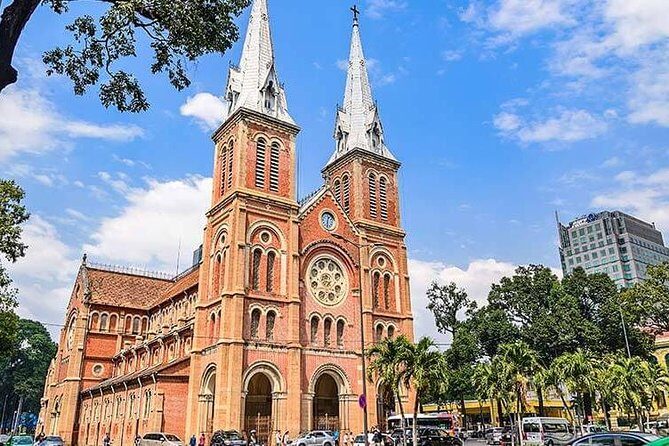 Ho Chi Minh City Private Tour Full Day - People’s Committee stop: seeing Saigon’s layers in one building
