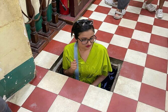 Ho Chi Minh City Private Tour with Young Local Female Guide - Saigon Central Post Office: where French design still works