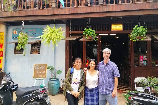 Ho Chi Minh City private walking tours with young local volunteers - District 1 City option: Independence Palace, Notre Dame, and the Central Post Office