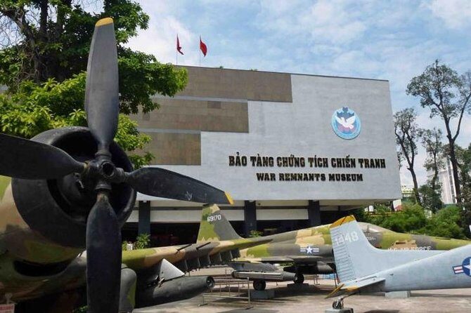 Ho Chi Minh City Saigon and Cu Chi Tunnels Private Tour Full Day - Ben Duoc tunnel complex: what you do underground (and who should think twice)