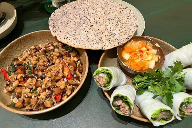 Ho Chi Minh City : Saigon Craft Beer & Local Food Tour By Scooter - Food Stops That Actually Matter: What to Expect