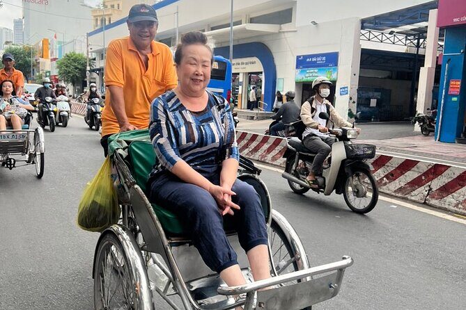 Ho Chi Minh City Sightseeing Panoramic Cyclo Private Tour - What the guide actually does (and why it affects your photos)