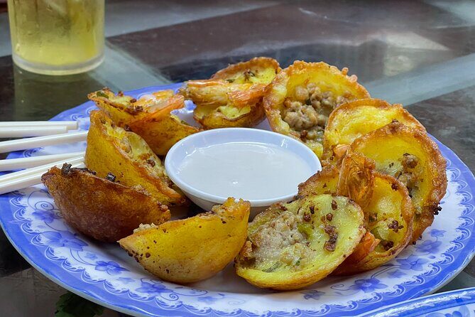 Ho Chi Minh City Signature Local Street Food by scooter Tour - Pick the right option: Basic, Standard, Iconic, or Rush Saigon