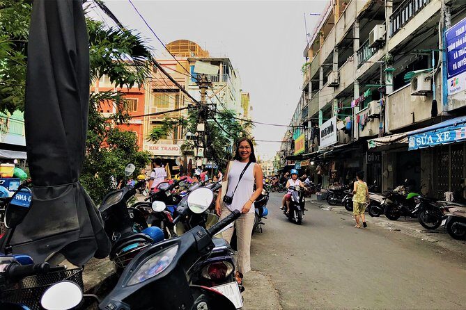 Ho Chi Minh city Street Food by scooter tour | female driver - Scooter comfort and safety: how to make it feel easy