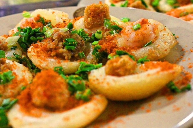 Ho Chi Minh City: Street Food & Sightseeing Tour with Local Guide - Chung cư Nguyễn Thiện Thuật: a different side of Saigon street life