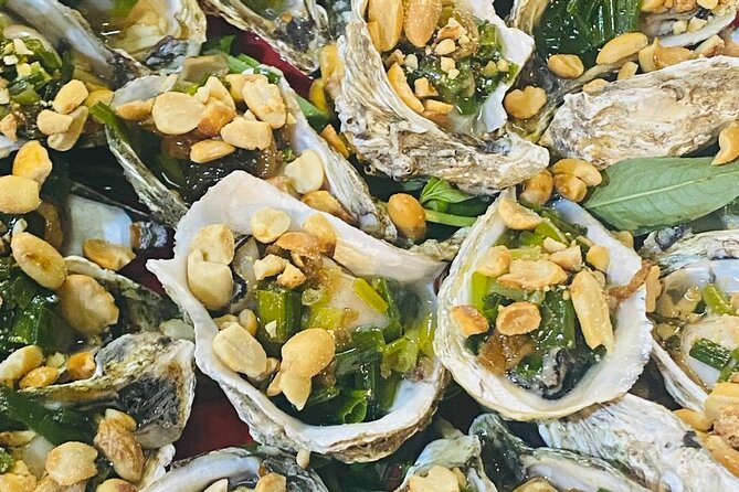 Ho Chi Minh City: Street Food & Sightseeing Tour with Local Guide - Trần Nhân Tôn dessert finale: the sweet landing pad