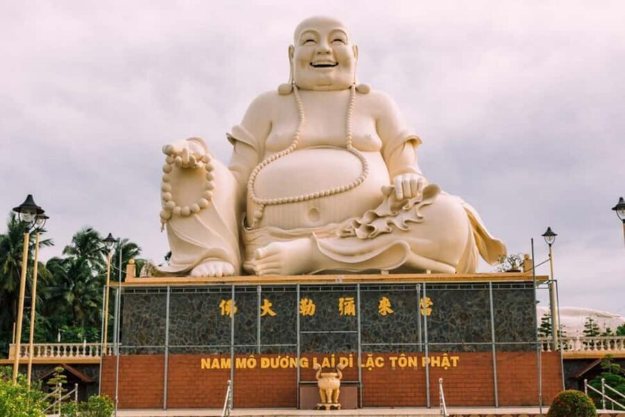 Ho Chi Minh Daily Tour: Full Day Mekong Delta (Private tour) - The Vinh Tràng Pagoda stop: a calm break before the river gets busy