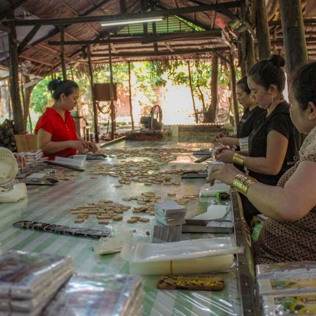 Ho Chi Minh: Mekong River Islands Private Excursion - Honey tea, fruit, and folk music: the sensory middle of the day