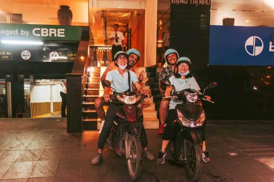 Ho Chi Minh: Private City Tour and Dinner Cruise with Buffet - A 3.5-Hour Night Combo: Cyclo First, Then River Dinner Cruise