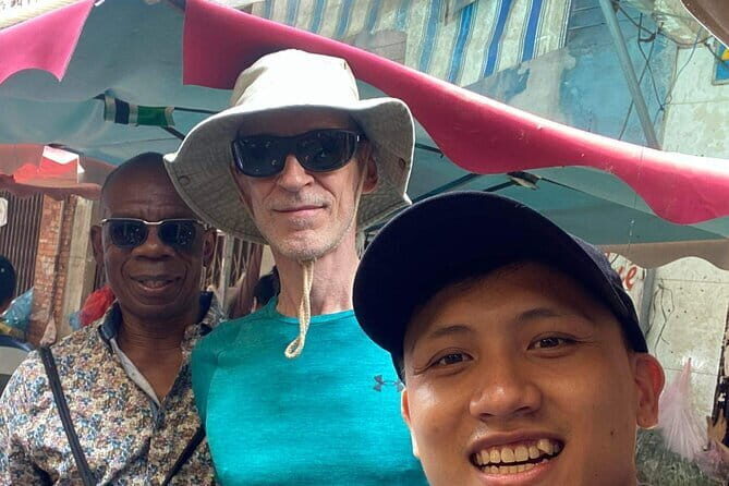 Ho Chi Minh Street Food & City Sights with LGBT Student Pride - What you’ll eat: 8 to 10 dishes across multiple districts