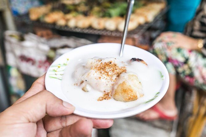 Ho Chi Minh Street Food Tour By Motorbike (Unique & Authentic) - Chợ Lớn / District 5–Style Streets: The Sweet-Soup Finish