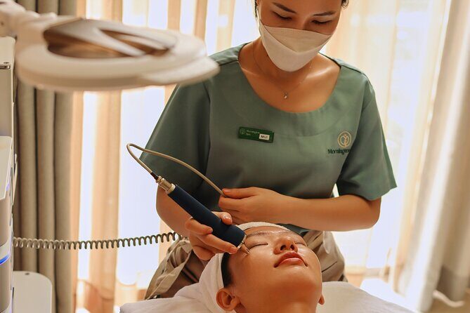 Luxury Facial in a Tranquil & Private Spa - Products used: Dermalogica and Mesoestetic for results-minded care