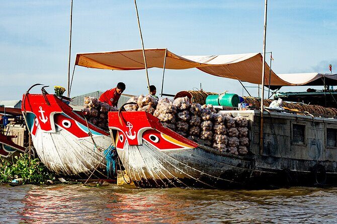 Mekong day tour Visit Cai Rang Floating Market pick up in Sai Gon - Canals around Rạch Trường Tiên: the delta gets quiet