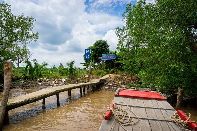 Mekong Delta 2-Day Tour: Floating Markets & Cultural Exploration - Cồn Sơn on Day 2: cake workshop, eco-minded farming, and seasonal fruit