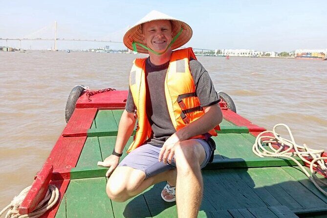 Mekong Delta 2 days 1 night floating market from Ho Chi Minh City - Can Tho evening: dinner at 18:30 and city energy