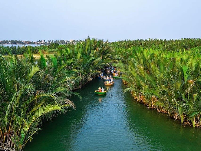 MeKong Delta Tour 1 Day - Mekong Restop stop: quick fuel and a bathroom break