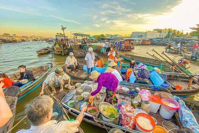 Mekong Delta Tour with Kayaking, Cycling and Cooking - Long An Province: cycling through working fields