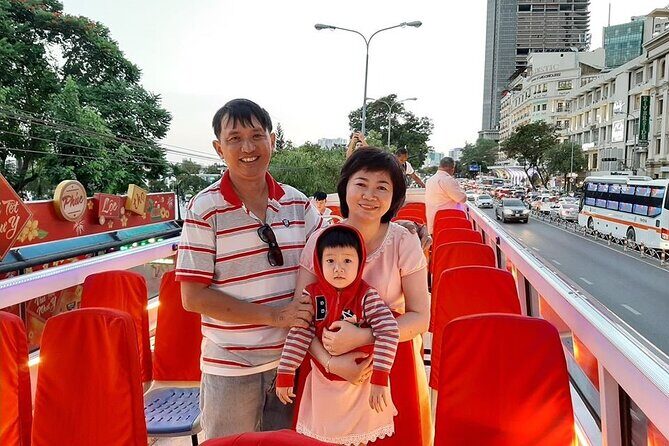 Night Bus Tour in Ho Chi Minh City - The audio guide reality check: great when it works, annoying when it doesn’t
