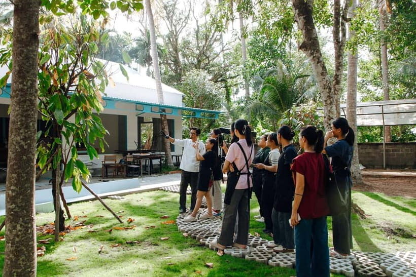 Phu Quoc: Bittersweet Chocolate Factory Tour & Workshop - Handcrafting chocolate: molding your 10-piece box