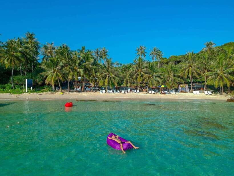Phu Quoc: Cable Car Ride and 3 Islands Boat Tour with Lunch - Island stop 2: May Rut Trong Island for beach time and a lunch break