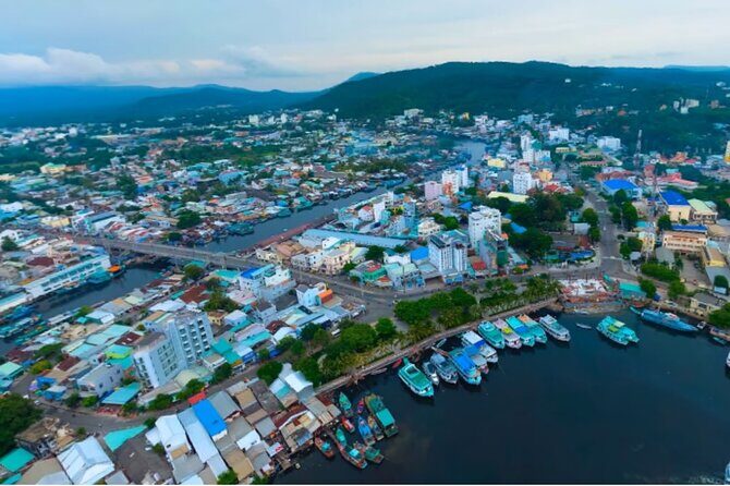 Phu Quoc City - Local Street Food Tour By Night - Why Phu Quoc street food tastes better with a guide