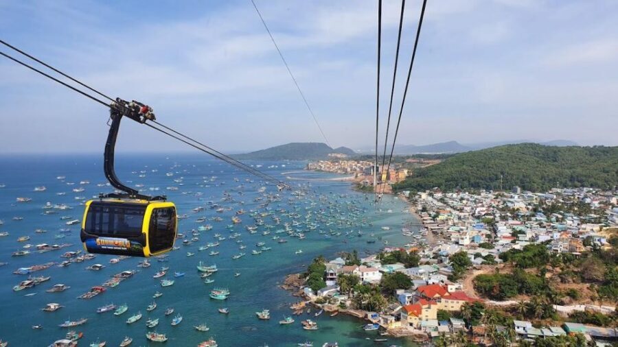 Phu Quoc: Discover Islands by speedboat & Hon Thom cable car - Transparent SUP sessions and what to expect from the photo package
