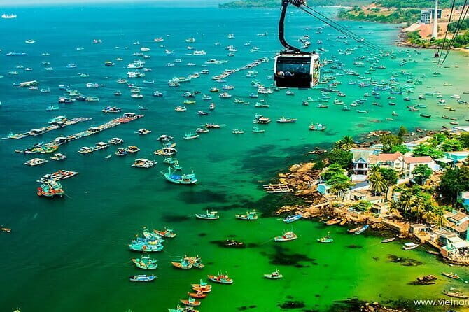 Phu Quoc FullDay Discovery 4 island Tour with Cable-Car - Stop 3: Mây Rút Ngoài snorkeling and sunbathing