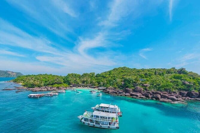 Phu Quoc FullDay Discovery 4 island Tour with Cable-Car - Getting moving: pickup, speedboat, and a morning start