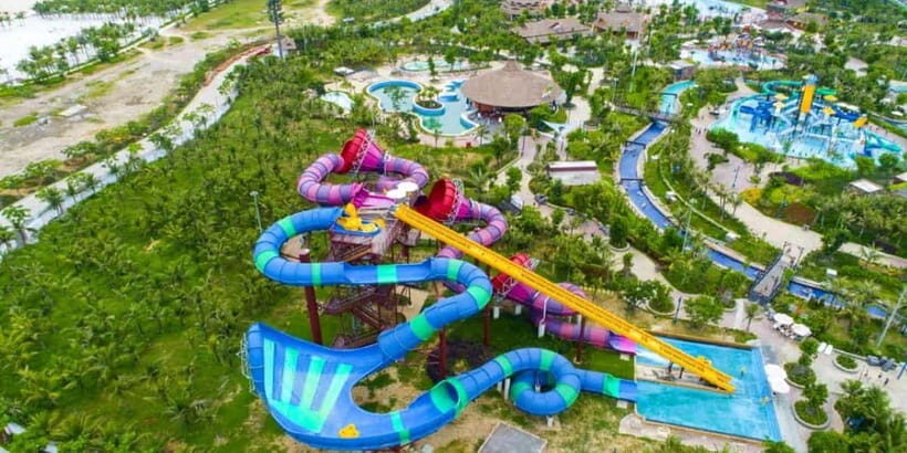 Phu Quoc: Hon Thom Cable Car & Sun World Nature Park Tour - Sun World Nature Park Water Time and the Buffet Lunch Setup