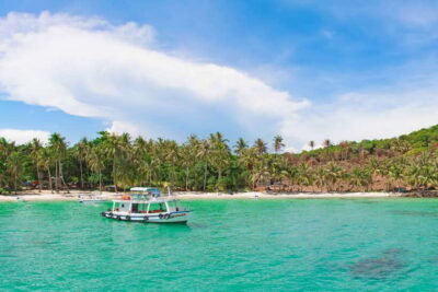 PHU QUOC TRIP 2: 2 ISLANDS BY BOAT - Getting Picked Up in Duong Dong (and Staying on Schedule)