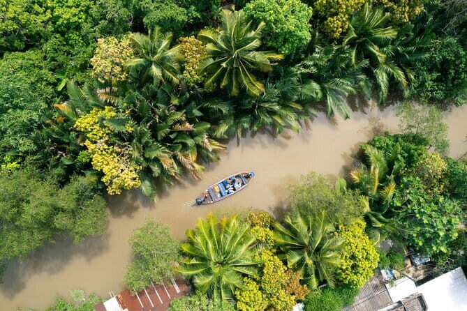 Premium Can Tho Small Canal Tour in Mekong Delta - Meeting at Ninh Kieu Wharf and Getting on the Small Wooden Boat