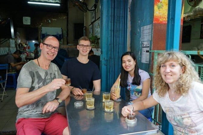 Private China Town Walking Tour in Ho Chi Minh City - Nghia An Temple: Quan Cong, his horse, and money worship
