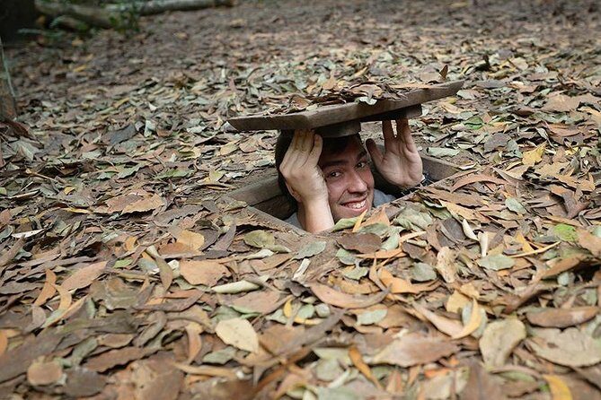 Private Cu Chi Tunnels: Ben Duoc Less Touristy with Veteran Guide - Stop 1: Lacquer workshop before the heavy stuff