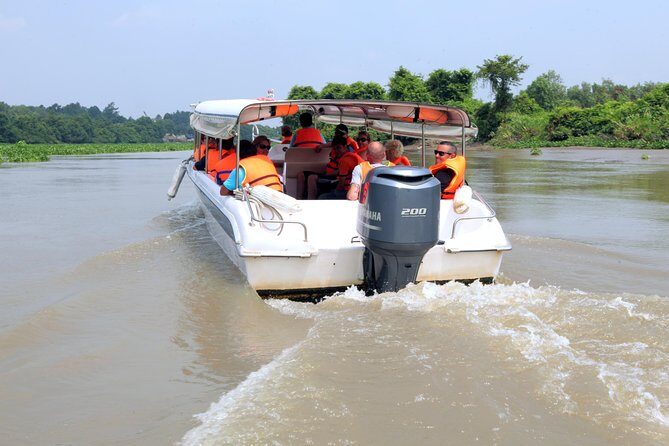 Private Cu Chi Tunnels tour by Luxury Speedboat - Documentary video on-site: a short intro that sets context
