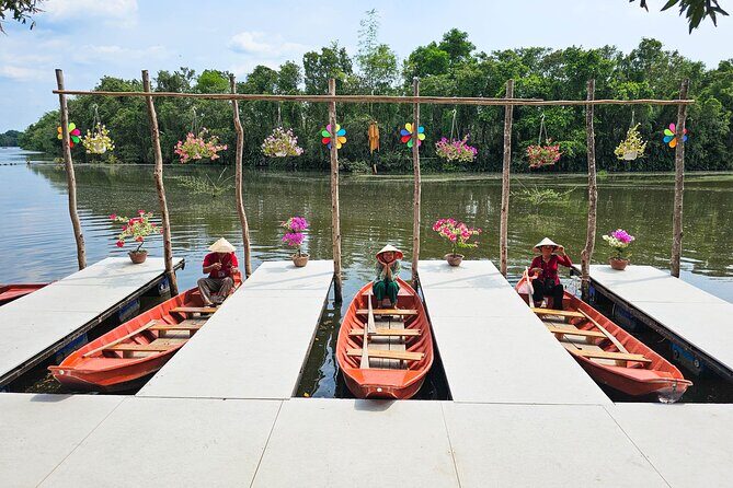 Private Full Day Mekong Delta Tour to Dong Thap Muoi Wetlands - Dragon Fruit on Acidic Soil: Two Varieties You Can Taste