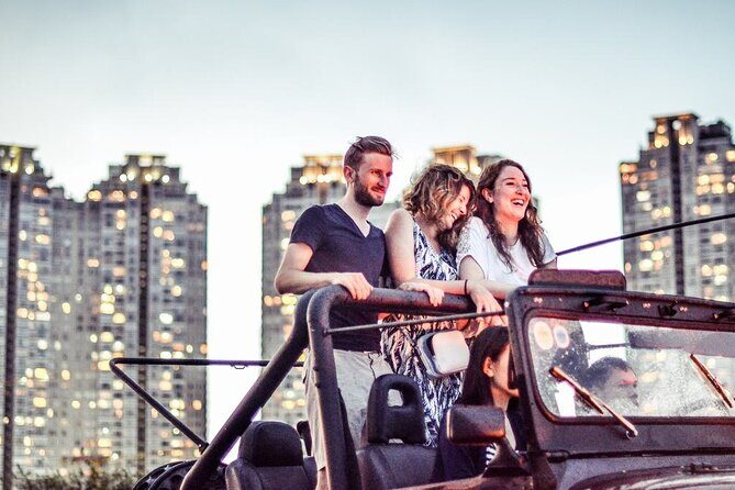 Private Ho Chi Minh by Jeep Evening Tour and Dinner Cruise - Dinner and music: how to get the most out of the onboard show