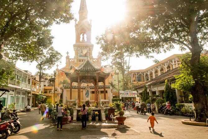 Private Ho Chi Minh City Tour Full day Trip - The countryside switch: getting to the Cu Chi Tunnels