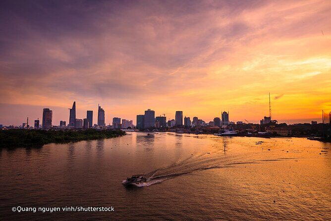 Private Ho Chi Minh City Tour Private Full day Guided Tour - Notre Dame Cathedral and Thien Hau Temple: two different kinds of sacred