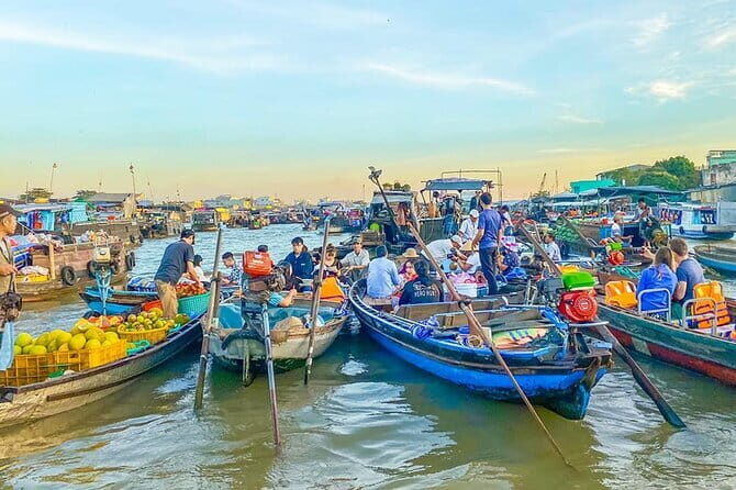 Private Jeep Street Food Tour and Night Roof Top Bar - Hồ Thị Kỷ Flower Market: Seeing Saigon’s Wholesale Side After Dinner