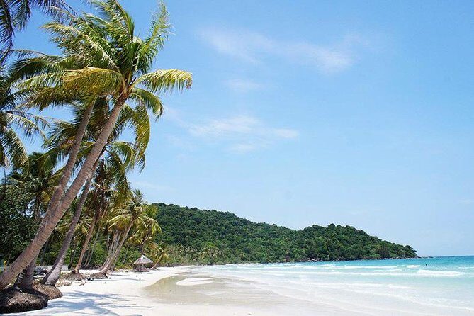 Private Land Tour & Cable car in the South of Phu Quoc island - Riding the cable car to Hon Thom Island: the big opener