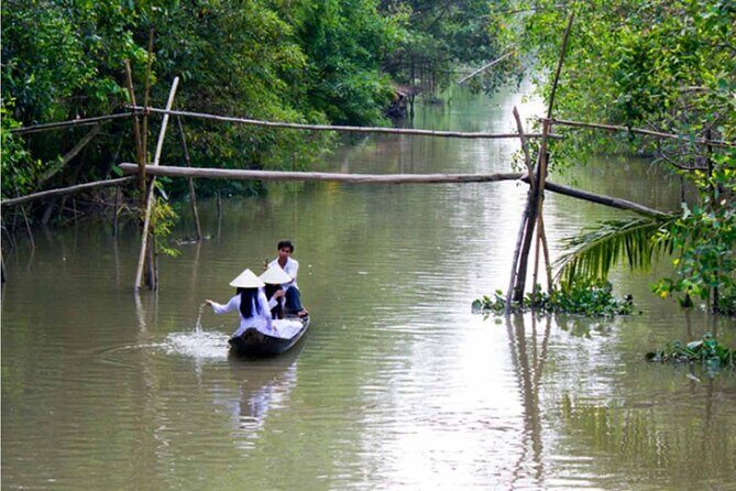 PRIVATE LUXURY Mekong Delta full day from HCM city - Bee farm and the culture house with traditional local music