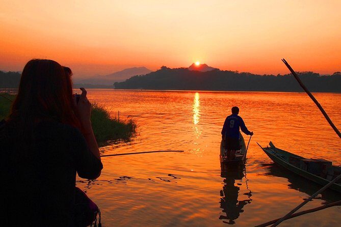 PRIVATE Luxury Sunset Mekong Afternoon trip from HCM city - Ben Luc Village Bike Ride and Rice-Field Sunset: The Moment People Remember