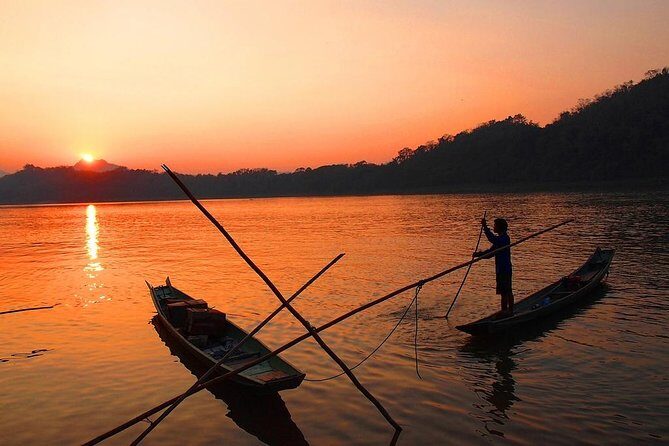PRIVATE Luxury Sunset Mekong Afternoon trip from HCM city - BBQ Dinner at 5:30 pm: A Simple Plan That Keeps the Day Enjoyable