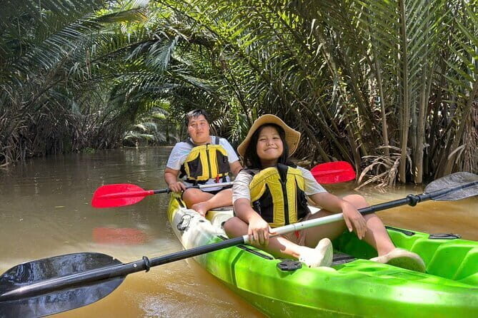 Private Luxury Tour Mekong Delta 1 day - Family Tiny Garden farm stop: orchards, rice fields, and village rhythm
